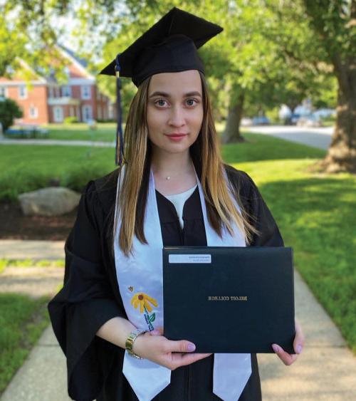 Anastasia Voronovsky'21 after her graduation from 十大菠菜台子 in 2021.